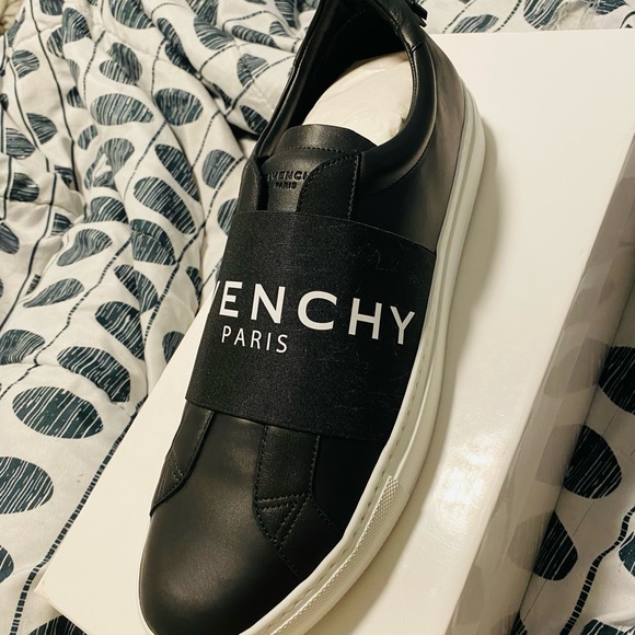 Brand New Givenchy Sneakers - Picture 1 of 3